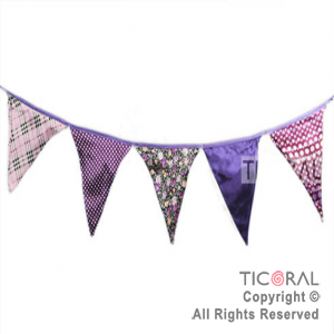 BANDERIN TELA 10 TRIANGULOS TONOS VIOLETA 15X20 (LARGO 3MTS APROX) HS5900-4 x 1